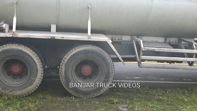Mobil truk tangki di tanjakan || solidarity among drivers, giga tank trucks смотреть онлайн
