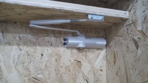 Не обычная установка доводчика двери. Без покупки дополнительного комплекта с самодельным крепежом.