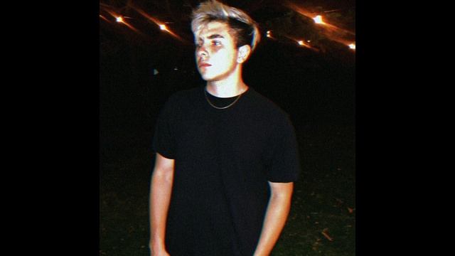 0.9 "ROTO" - Kid Gala x Meme (Oficial Audio) смотреть онлайн