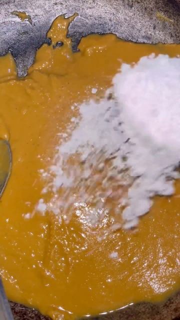 desi ghee mein bane besan ke laddoo🍘🍘🍘🍘😍 #besankeladdo #besan #sweet #indiansweet смотреть онлайн