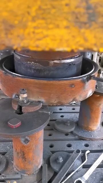 Hydraulic steel round cap- Good tools and machinery make work easy смотреть онлайн