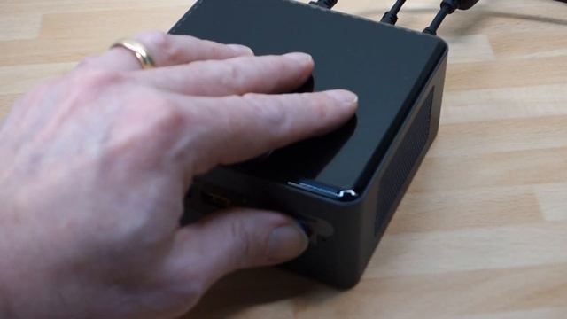 The Silent Solution for an 8th Gen i7 NUC Mini PC. Our new Fanless NUC. смотреть онлайн