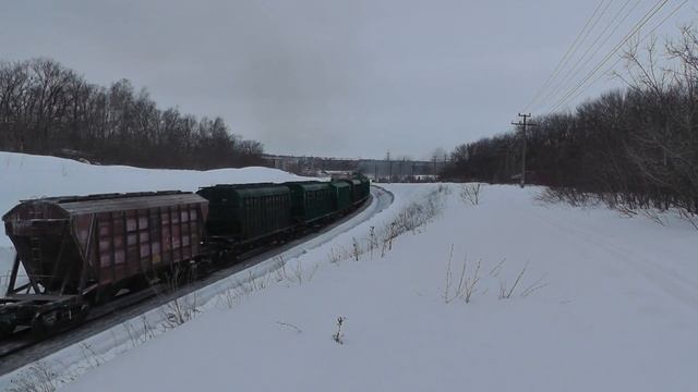 2ТЭ10М-0827 с толкачём 2ТЭ10М-0495 (РЖД,КБШ ЖД перегон Кумертау-Ермолаево) смотреть онлайн