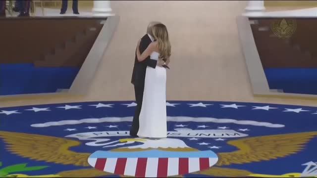 Первый танец Дональда и Мелании Трампов на церемонии инаугурации 2026 смотреть онлайн