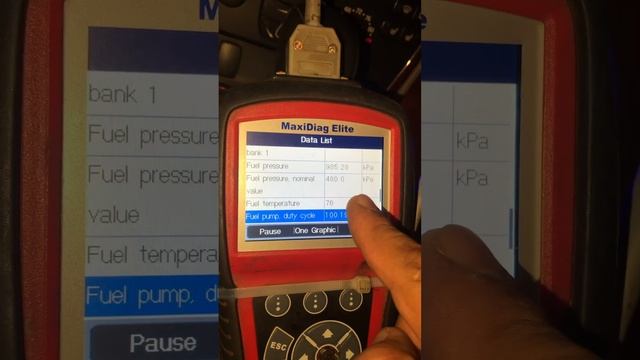 Mala señal del sensor de presión de combustible de Volvo XC70 2007 смотреть онлайн