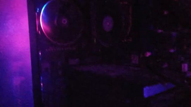 Thermaltake Riing Plus RGB Fans!! смотреть онлайн
