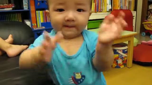 小元寶真的會拍手啦，有"啪啪"聲(9M) смотреть онлайн