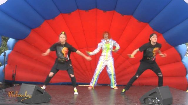 Певица Molekula - Странная LIVE (15.06.2019) смотреть онлайн