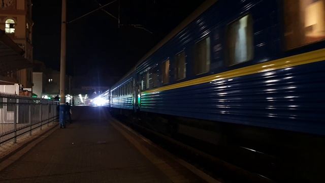 🇺🇦 "Брендовий" Електровоз ЧС4-077 з поїздом EN 29 Київ-Ужгород смотреть онлайн
