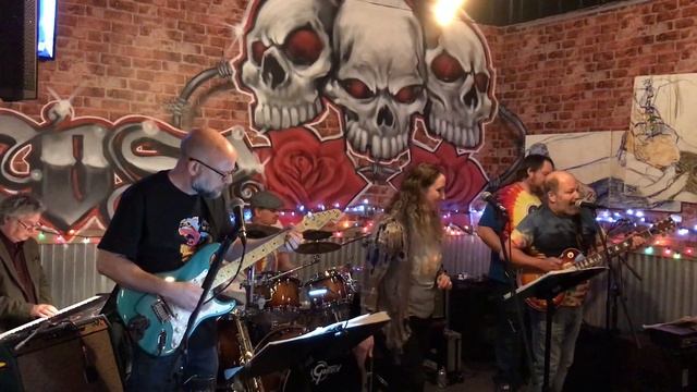 The Rusted Strings Band w/ Eric Lambert "Deep Elem, GDTRFB" 12.21.18 Wildrose Brewing, Griffith, IN смотреть онлайн