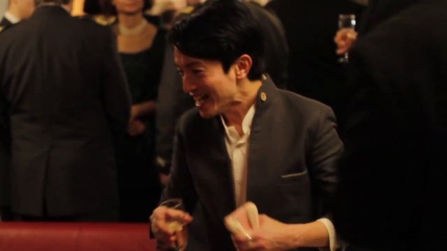BBC World Service "Model designer La Nhut Hong" - Goldberg & Vu смотреть онлайн
