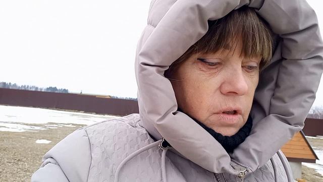 Газ завела в дом , Отопление обговорено , дороги посыпала , мне надо больше всех смотреть онлайн