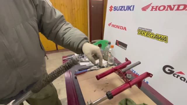 Honda Monkey Millennium 2000 разборка и сборка вилки