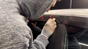 Видео установка 2Д дефлекторов окон / плоские ветровики на Nissan Almera G15 / Ниссан Альмера Джи15
