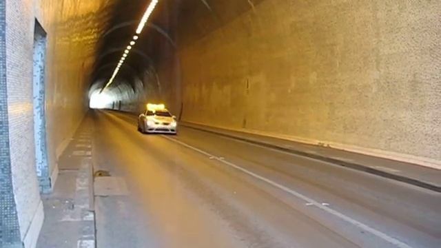 Formula One show in Budapest - Forma-1-es bemutató a Lánchíd Alagútban смотреть онлайн