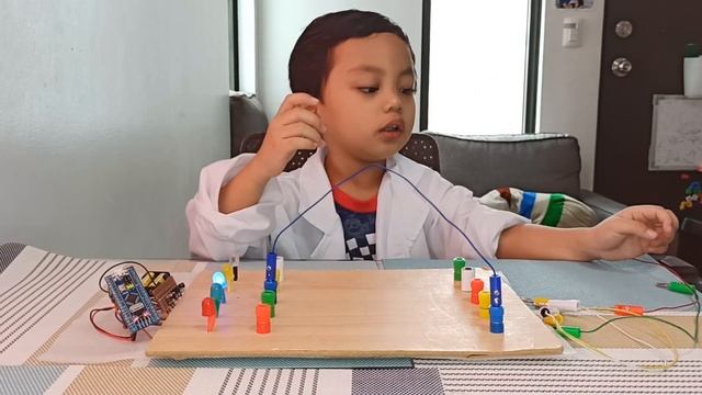 DIY STM32 LED Color Matching Toy For Kids - With Free Code | Electronics For Kids смотреть онлайн