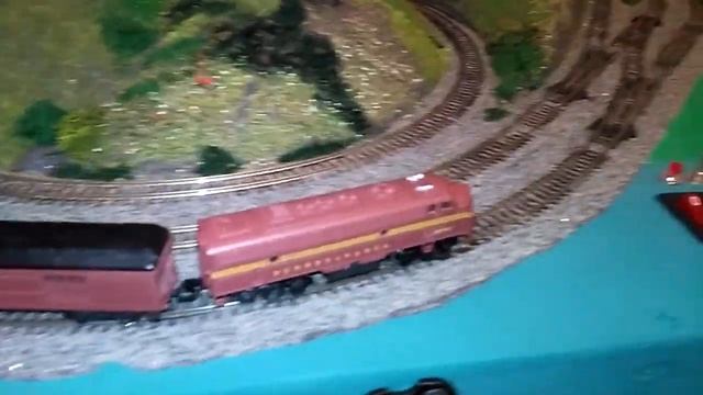 Тепловоз EMD F-9A с поездом Pennsylvania. Винтажные модели из 80-х N scale смотреть онлайн