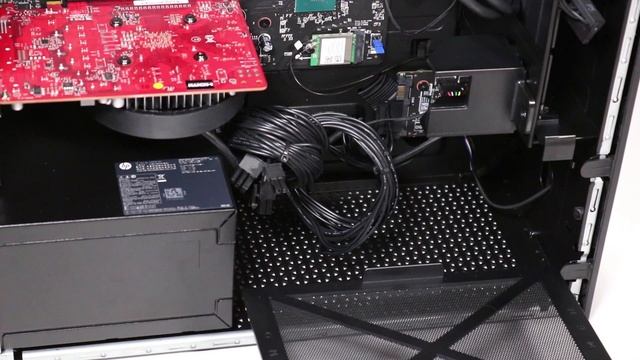 Ersetzen der Staubabdeckung OMEN by HP Obelisk 875-1000, 875-0xx, 870-xxx Desktop PC | HP OMEN | HP смотреть онлайн
