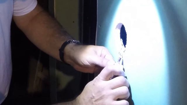 Монтиране на розетка в гипсокартон смотреть онлайн