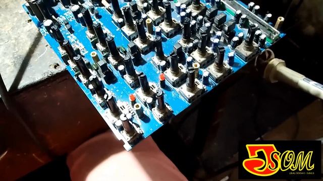 CONSERTO DA MESA DE SOM BEHRINGER 1002FX смотреть онлайн