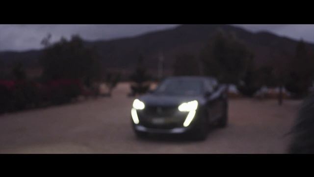 Nueva Peugeot 2008 - tecnología i-Cockpit® 3D y motor turbo смотреть онлайн