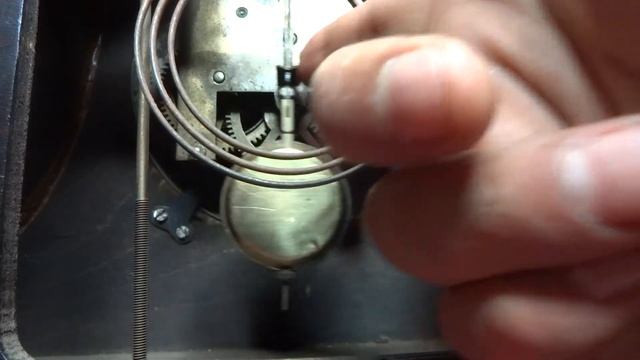 FULLY FUNCTIONING Antique Mantle Clock Chimes 8 Day Napoleon Hat (1920s) Key & Pendulum смотреть онлайн