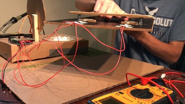 Arduino Cat Feeder Identifies Cats Using Weight смотреть онлайн