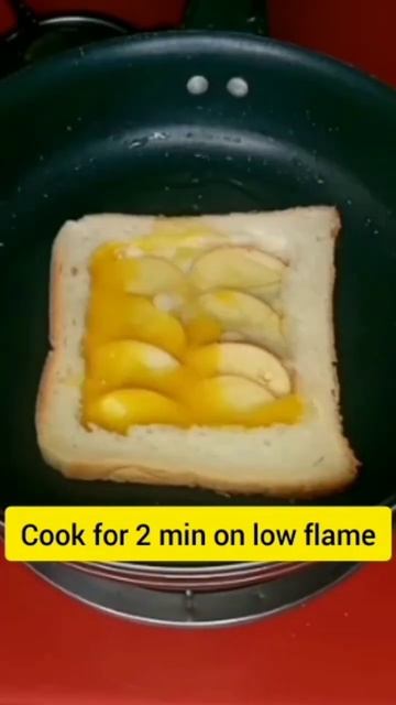 Bread apple omelette|Omeletterecipe|Breakfastideas|Breadrecipe|Eggrecipe|Applerecipe|#shorts #recip смотреть онлайн