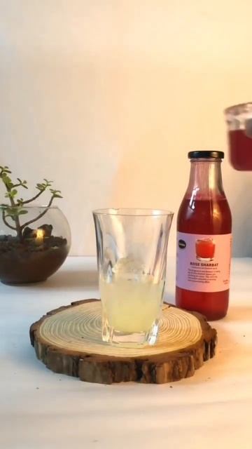 Rose Mojito using Gulabs rose syrup-#gulabs #ytshorts #youtubefeed #recipe #sharbat #rose #food #yt смотреть онлайн