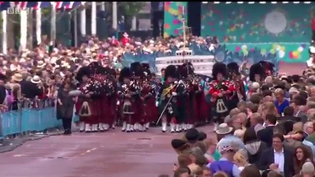 The Patron's Lunch - Playing for the Queen, on The Mall in 2016 смотреть онлайн