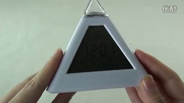 www.ebuyfromchina.com - Charming Pyramidal COLOR CHANGING LCD Clock смотреть онлайн