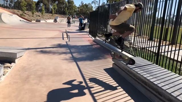 Giovanni Switch 50-50 Kickflip Park De La Cruz Skatepark Summer 2018 смотреть онлайн