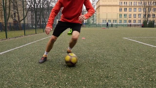 ОСНОВНЫЕ упражнения на КОНТРОЛЬ мяча | ОБУЧЕНИЕ | БЕЗ ЭТОГО ТЫ НЕ НАУЧИШЬСЯ ИГРАТЬ В ФУТБОЛ смотреть онлайн