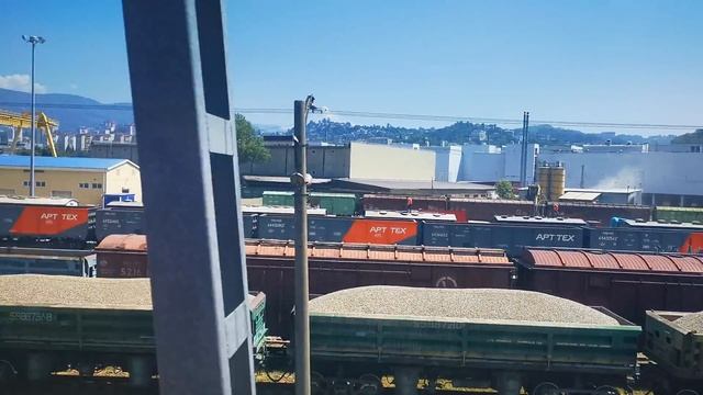 Смотрю в окно поезда смотреть онлайн
