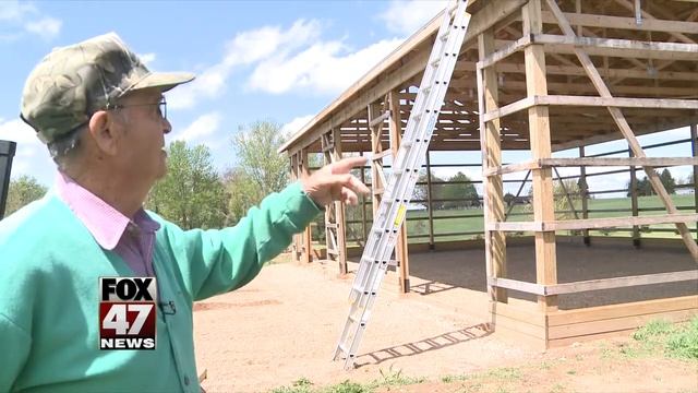 87-year-old man builds his own barn смотреть онлайн