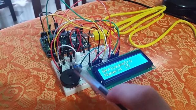 Vibrometro con Arduino смотреть онлайн