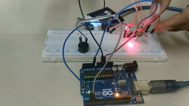 Advance Laser Security system With Arduino смотреть онлайн