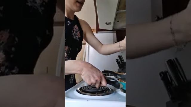 Sauté de poulet et brocoli, sauce teriaki à l’érable смотреть онлайн
