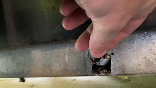 Airstream Fresh Water Tank Drain Valve Repair 2007 23 Safari SE смотреть онлайн