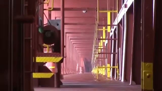 Изгиб судно во время шторма смотреть онлайн