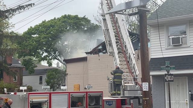 Two-Alarm Fire Engulfs Homes in Trenton, Displacing Eight Residents смотреть онлайн