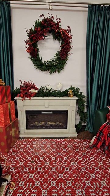 Новогодняя атмосфера в метро. Станция метро Курская смотреть онлайн