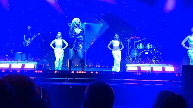 Ava Max - Who's Laughing Now (Live in Cologne 2023) смотреть онлайн