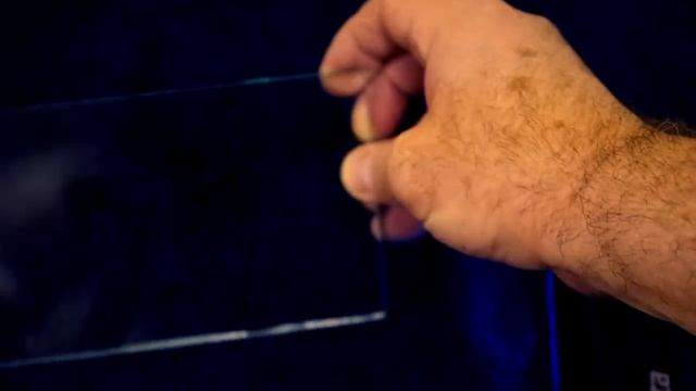 Fused Glass Info - Using a UV light to find the tin side of window glass. смотреть онлайн