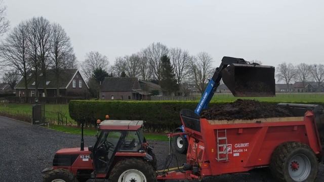 Spreading manure | Fiat 82-94 & Gilbert Helios 14 Spreader & Loading with a New Holland LM9.35 смотреть онлайн