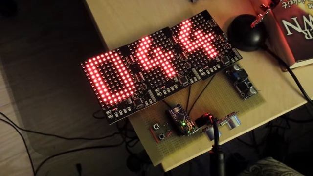 Counter zum Zeitstoppen aus 3 ATMega8 Matrizen смотреть онлайн