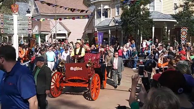 Dollywood parade with Dolly Parton 3/17/18 смотреть онлайн