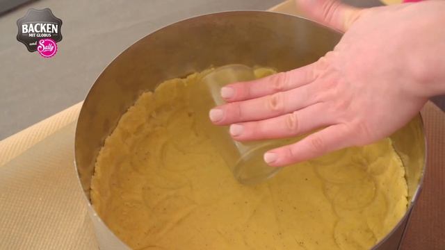 Exotische Kokos-Ananas-Torte | Backen mit Globus & Sallys Welt #9 смотреть онлайн