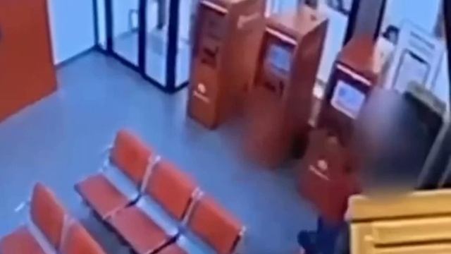 Видео захвата Каспи Банка в Астане 😦 смотреть онлайн