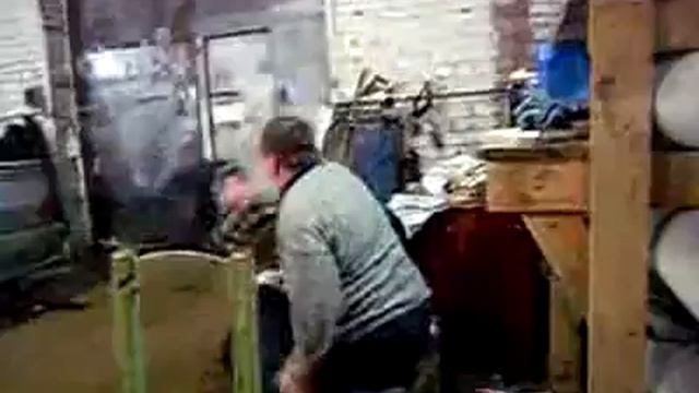 ПЬЯНЫЕ МУЖИКИ тусуются под 50 cent !!! смотреть онлайн